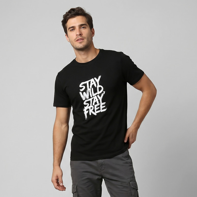 تی‌شرت آستین کوتاه یقه گرد مردانه دیلمانا مدل Stay Wild Stay Free