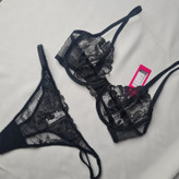 ست شورت و سوتین زنانه برتا مدل توری فنردار کد 2020YF