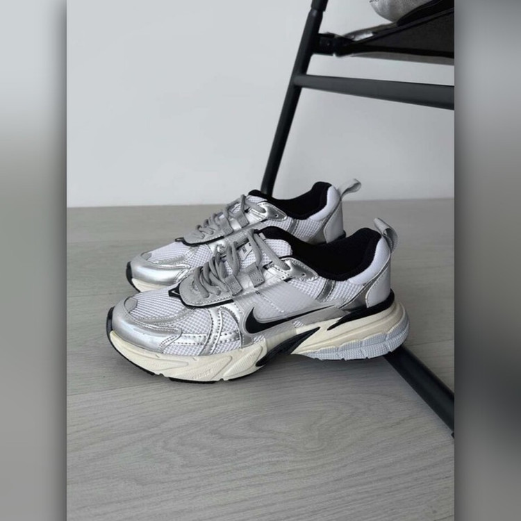 کفش پیاده روی مدل v2k
