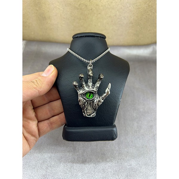 گردنبند مردانه مدل چشم و دست اسپرت کد 85221