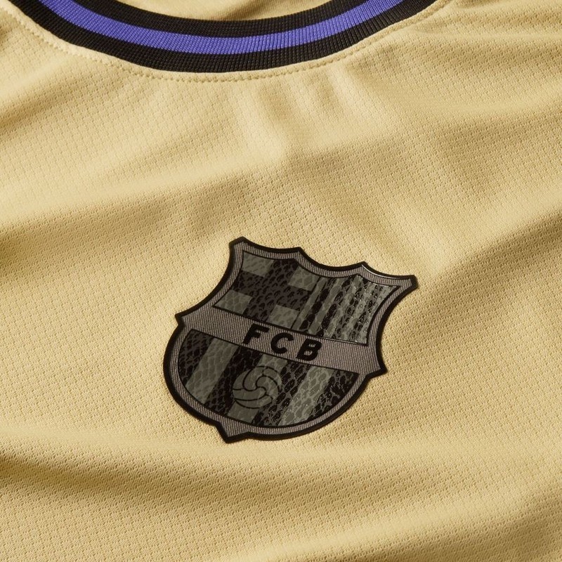 ست تیشرت آستین کوتاه و شلوارک ورزشی مردانه مدل بارسلونا Away 2026