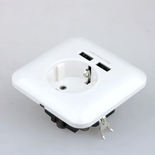 پریز برق مدل شارژر دار USB تارا مجموعه 4 عددی