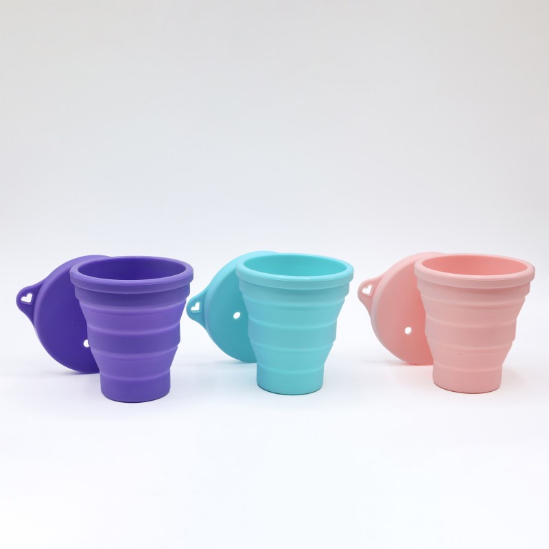 کاپ قاعدگی لیوا فارما سایز کوچک به همراه لیوان کاپ قاعدگی لیوا فارما مدل Mate02