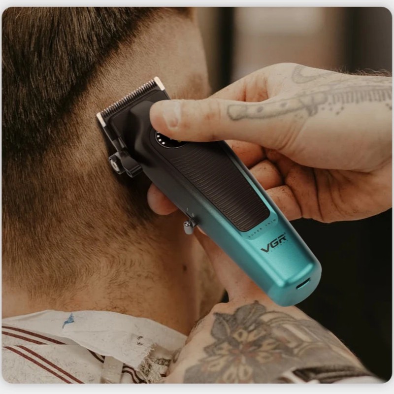 ست ماشین اصلاح موی سر و صورت و بدن شارژی وی جی ار مدل V-196 S3 مجموعه 3 عددی وزن 600 گرم با باتری لیتیمی 2000 میلیآمپ...
