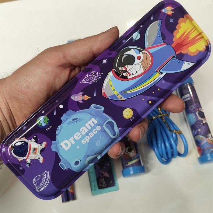 بسته لوازم تحریر مدل فضانورد مجموعه 7 عددی
